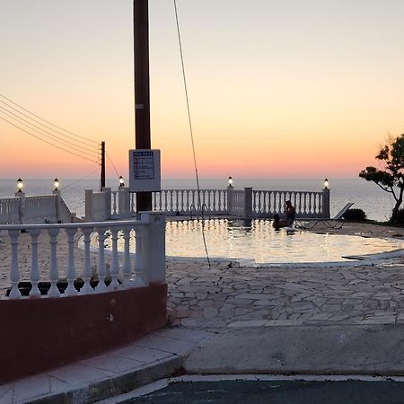Serena Vacation Home Pomos Ngoại thất bức ảnh